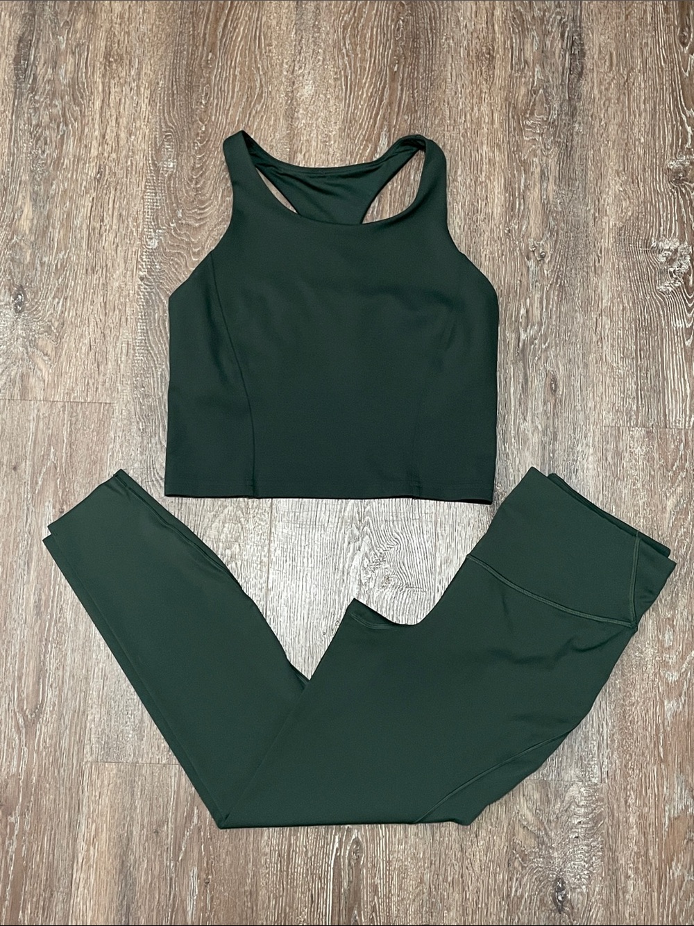Like New Lululemon Matching Rainforest Green Set. Size 8